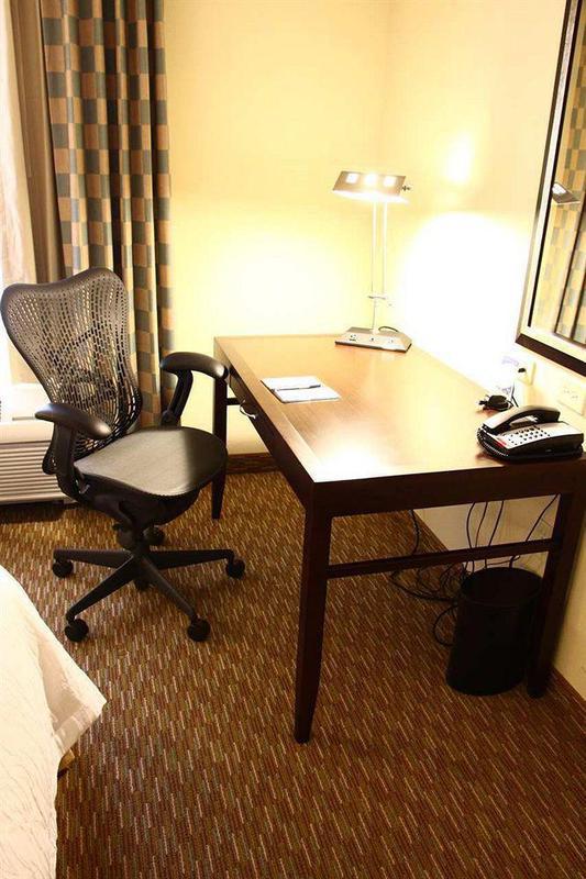 Hilton Garden Inn Winston-Salem/Hanes Mall Номер фото